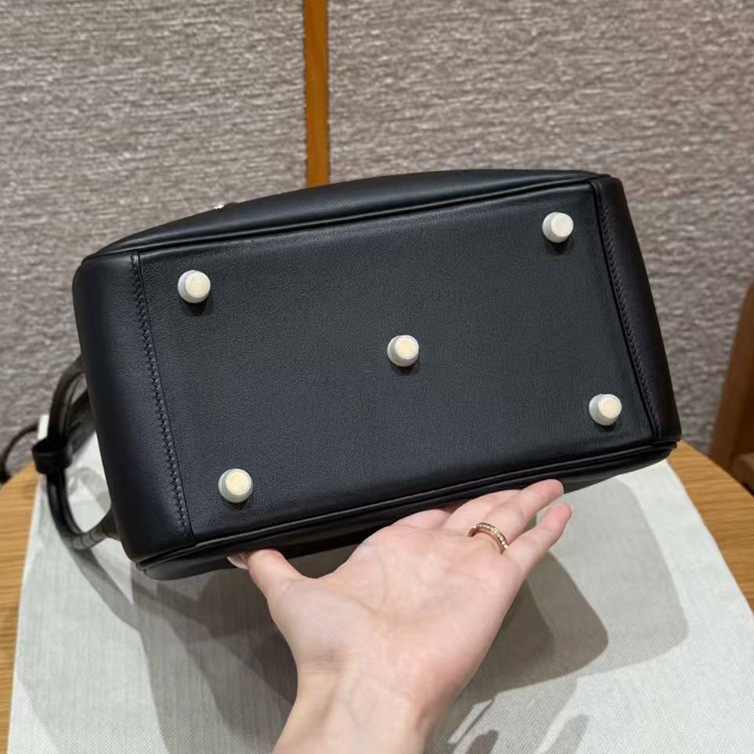 Hermes Lindy 26 CM Bag Handmade In Swift And Matte Alligator Crocodile Leather Gold Hardware 89 Noir - Image 18