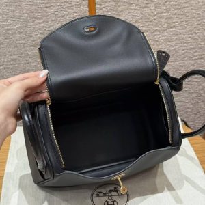 Hermes Lindy 26 CM Bag Handmade In Swift And Matte Alligator Crocodile Leather Gold Hardware 89 Noir - Image 17