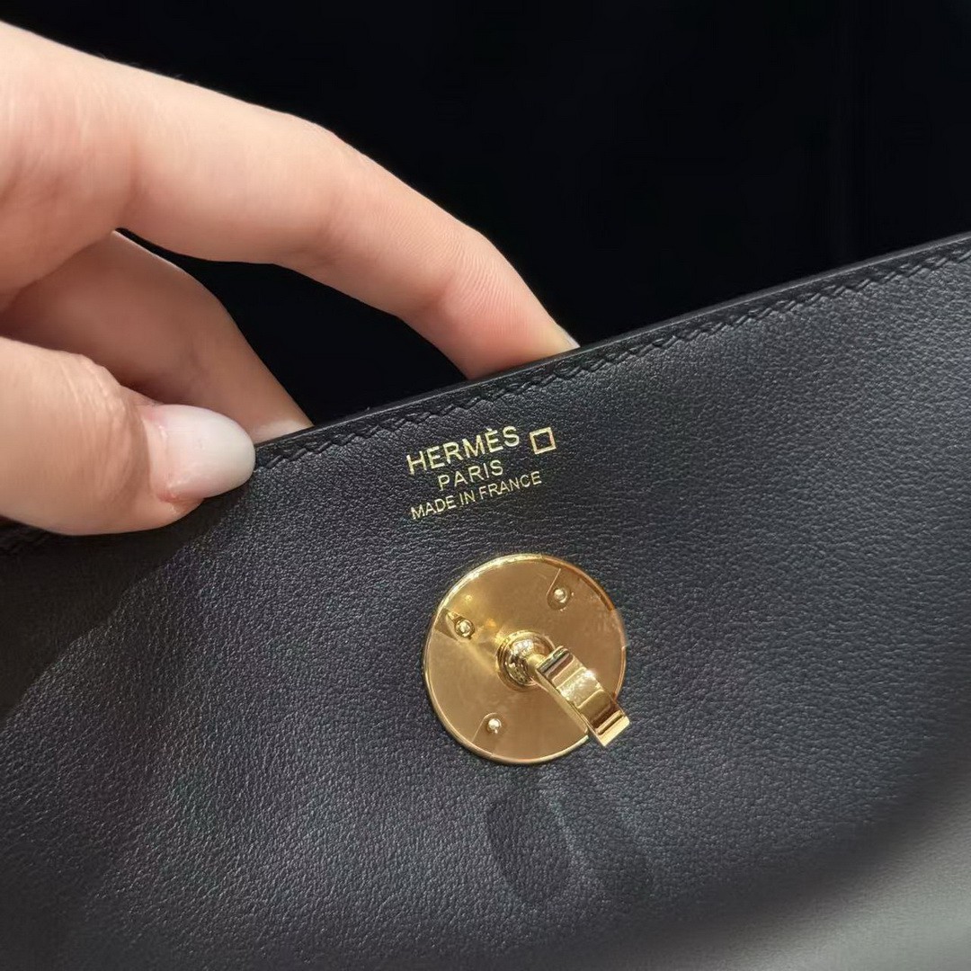 Hermes Lindy 26 CM Bag Handmade In Swift And Matte Alligator Crocodile Leather Gold Hardware 89 Noir - Image 16
