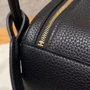 Hermes Lindy 26 CM Bag Handmade In Taurillon Clemence Leather Gold Hardware 89 Noir - Image 11