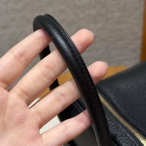 Hermes Lindy 26 CM Bag Handmade In Taurillon Clemence Leather Gold Hardware 89 Noir - Image 9