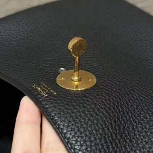 Hermes Lindy 26 CM Bag Handmade In Taurillon Clemence Leather Gold Hardware 89 Noir - Image 8