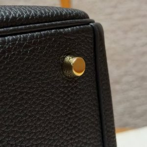 Hermes Lindy 26 CM Bag Handmade In Taurillon Clemence Leather Gold Hardware 89 Noir - Image 3