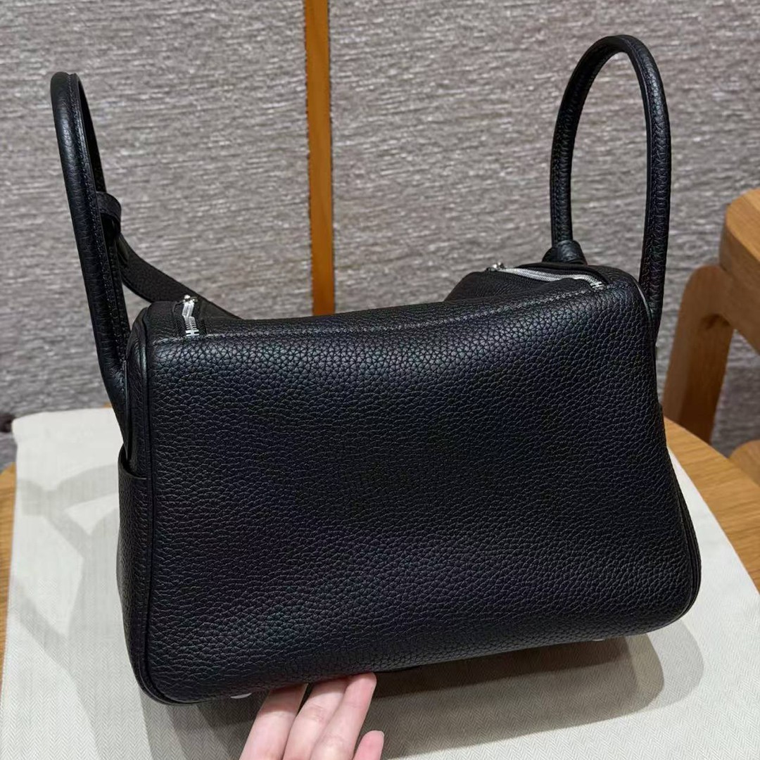 Hermes Lindy 26 CM Bag Handmade In Taurillon Clemence Leather Silver Hardware 89 Noir - Image 2