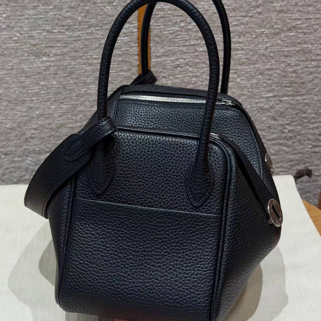 Hermes Lindy 26 CM Bag Handmade In Taurillon Clemence Leather Silver Hardware 89 Noir - Image 20