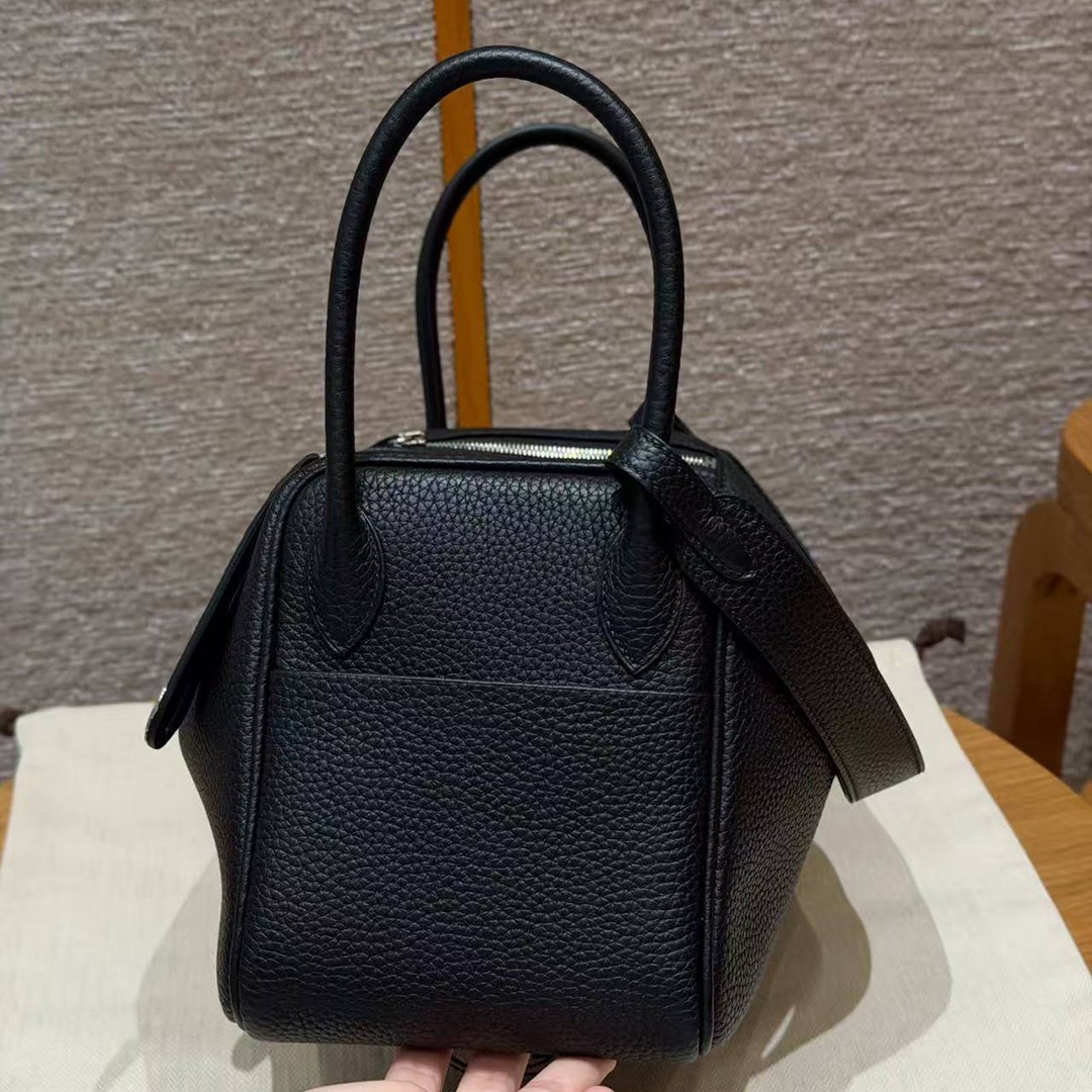 Hermes Lindy 26 CM Bag Handmade In Taurillon Clemence Leather Silver Hardware 89 Noir - Image 19
