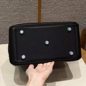 Hermes Lindy 26 CM Bag Handmade In Taurillon Clemence Leather Silver Hardware 89 Noir - Image 18