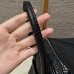 Hermes Lindy 26 CM Bag Handmade In Taurillon Clemence Leather Silver Hardware 89 Noir - Image 9
