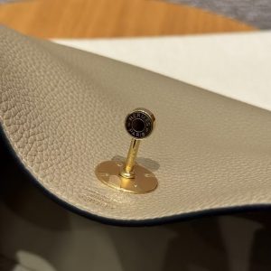Hermes Lindy 26 CM Bag Handmade In Taurillon Clemence Leather Gold Hardware 8Q Beige Marfa - Image 16