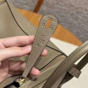 Hermes Lindy 26 CM Bag Handmade In Taurillon Clemence Leather Gold Hardware 8Q Beige Marfa - Image 15