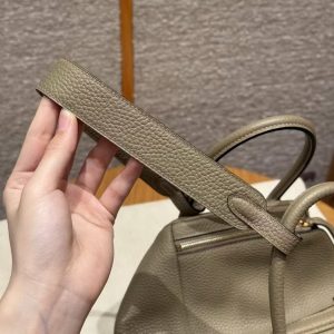Hermes Lindy 26 CM Bag Handmade In Taurillon Clemence Leather Gold Hardware 8Q Beige Marfa - Image 5