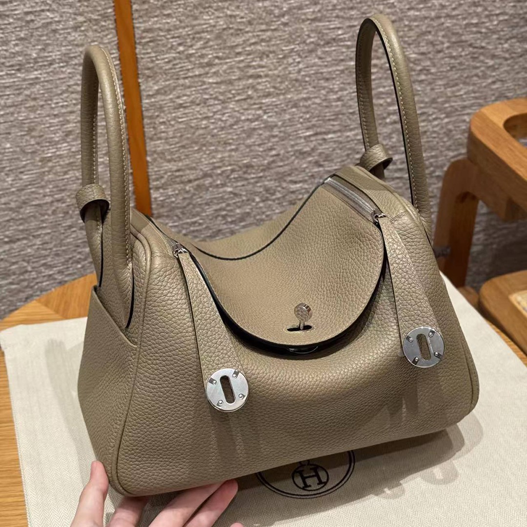 Hermes Lindy 26 CM Bag Handmade In Taurillon Clemence Leather Silver Hardware 8Q Beige Marfa
