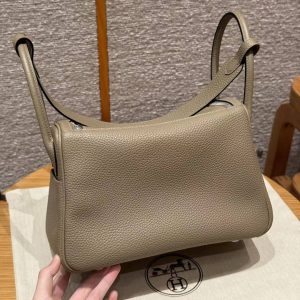 Hermes Lindy 26 CM Bag Handmade In Taurillon Clemence Leather Silver Hardware 8Q Beige Marfa - Image 2
