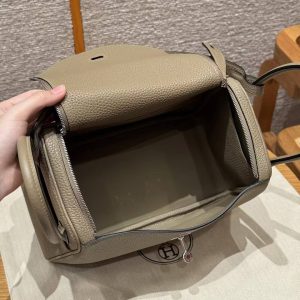Hermes Lindy 26 CM Bag Handmade In Taurillon Clemence Leather Silver Hardware 8Q Beige Marfa - Image 12
