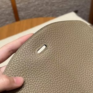 Hermes Lindy 26 CM Bag Handmade In Taurillon Clemence Leather Silver Hardware 8Q Beige Marfa - Image 9
