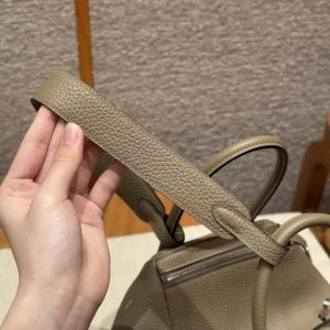 Hermes Lindy 26 CM Bag Handmade In Taurillon Clemence Leather Silver Hardware 8Q Beige Marfa - Image 5