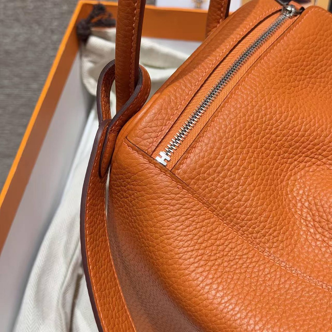 Hermes Lindy 26 CM Bag Handmade In Taurillon Clemence Leather Silver Hardware 9J Feu - Image 10