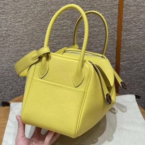 Hermes Lindy 26 CM Bag Handmade In Taurillon Clemence Leather Silver Hardware 9R Lime - Image 17
