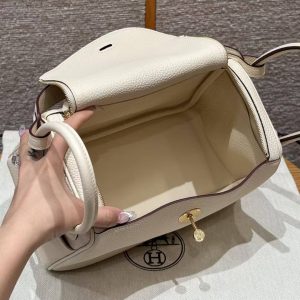 Hermes Lindy 26 CM Bag Handmade In Taurillon Clemence Leather Gold Hardware I2 Nata - Image 16