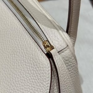 Hermes Lindy 26 CM Bag Handmade In Taurillon Clemence Leather Gold Hardware I2 Nata - Image 10