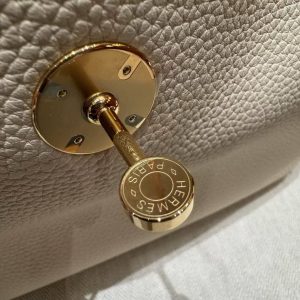 Hermes Lindy 26 CM Bag Handmade In Taurillon Clemence Leather Gold Hardware I2 Nata - Image 5