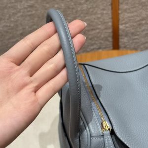 Hermes Lindy 26 CM Bag Handmade In Taurillon Clemence Leather Gold Hardware J7 Blue Lin - Image 4
