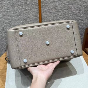 Hermes Lindy 26 CM Bag Handmade In Taurillon Clemence Leather Silver Hardware M8 Gris Asphalte - Image 17