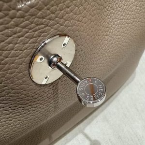 Hermes Lindy 26 CM Bag Handmade In Taurillon Clemence Leather Silver Hardware M8 Gris Asphalte - Image 14