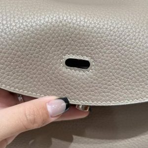 Hermes Lindy 26 CM Bag Handmade In Taurillon Clemence Leather Silver Hardware M8 Gris Asphalte - Image 9
