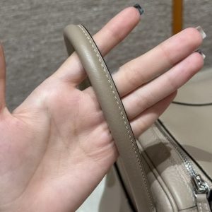Hermes Lindy 26 CM Bag Handmade In Taurillon Clemence Leather Silver Hardware M8 Gris Asphalte - Image 8