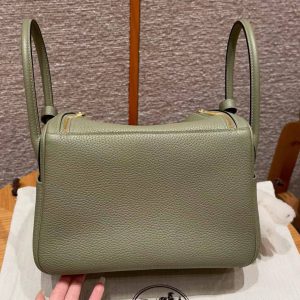 Hermes Lindy 26 CM Bag Handmade In Taurillon Clemence Leather Gold Hardware Q1 Sauge - Image 2