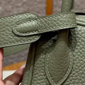 Hermes Lindy 26 CM Bag Handmade In Taurillon Clemence Leather Gold Hardware Q1 Sauge - Image 12