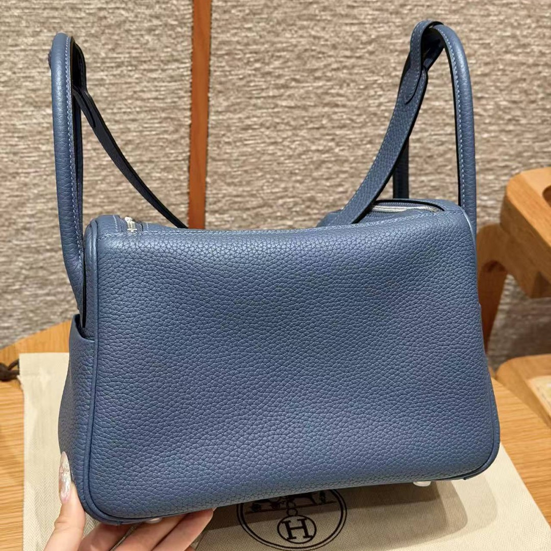 Hermes Lindy 26 CM Bag Handmade In Taurillon Clemence Leather Silver Hardware R2 Blue Agate - Image 2
