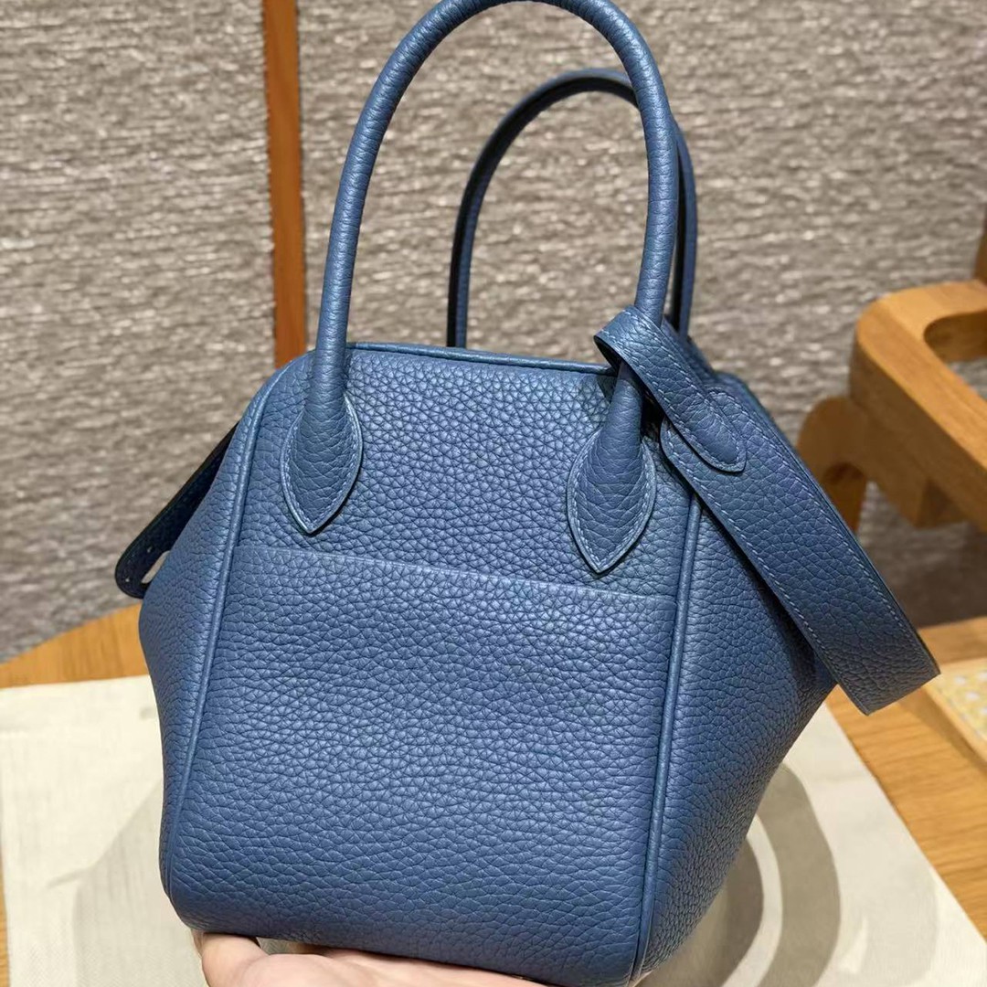 Hermes Lindy 26 CM Bag Handmade In Taurillon Clemence Leather Silver Hardware R2 Blue Agate - Image 17