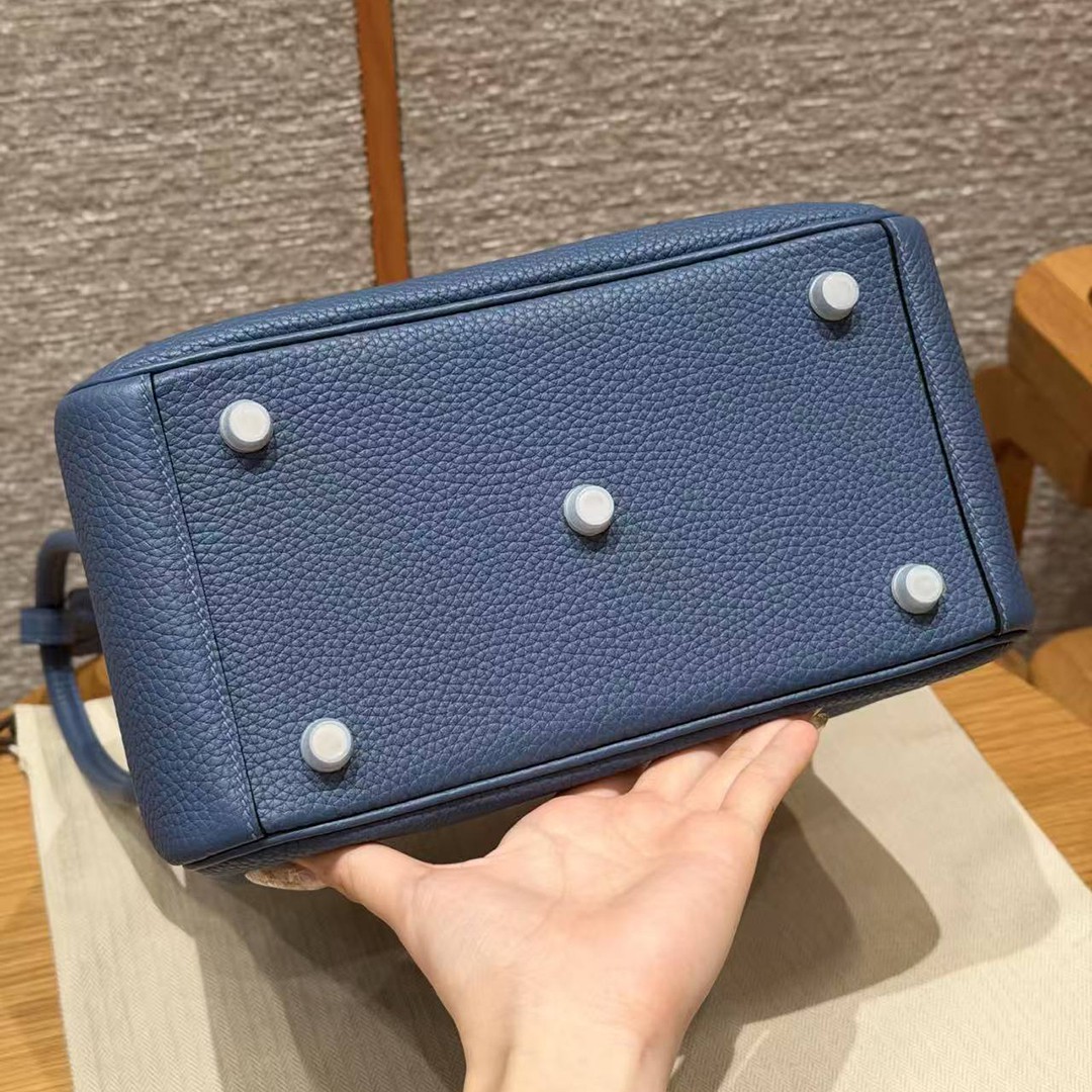 Hermes Lindy 26 CM Bag Handmade In Taurillon Clemence Leather Silver Hardware R2 Blue Agate - Image 16
