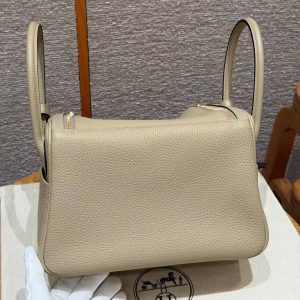 Hermes Lindy 26 CM Bag Handmade In Taurillon Clemence Leather Gold Hardware S2 Trench - Image 2