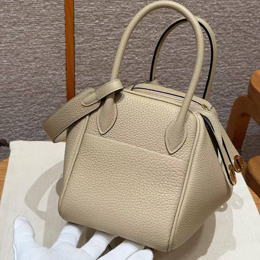 Hermes Lindy 26 CM Bag Handmade In Taurillon Clemence Leather Gold Hardware S2 Trench - Image 18