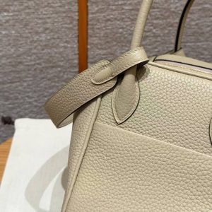 Hermes Lindy 26 CM Bag Handmade In Taurillon Clemence Leather Gold Hardware S2 Trench - Image 16