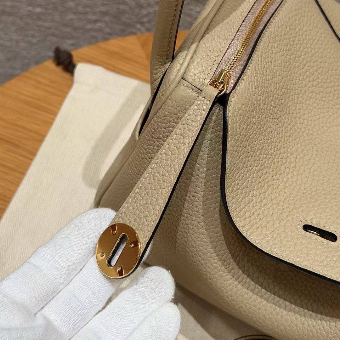 Hermes Lindy 26 CM Bag Handmade In Taurillon Clemence Leather Gold Hardware S2 Trench - Image 8