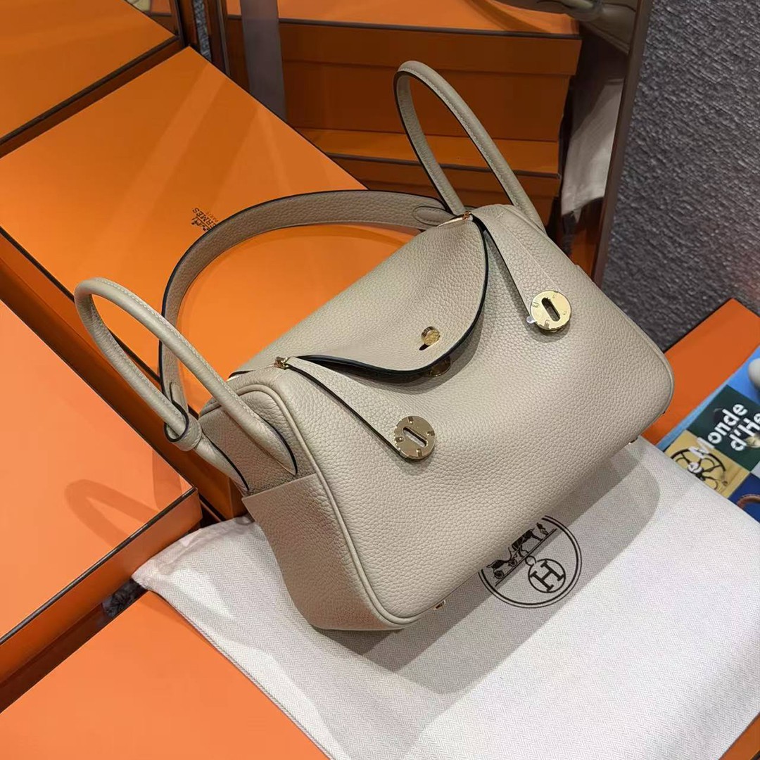 Hermes Lindy 26 CM Bag Handmade In Taurillon Clemence Leather Gold Hardware S2 Trench - Image 4