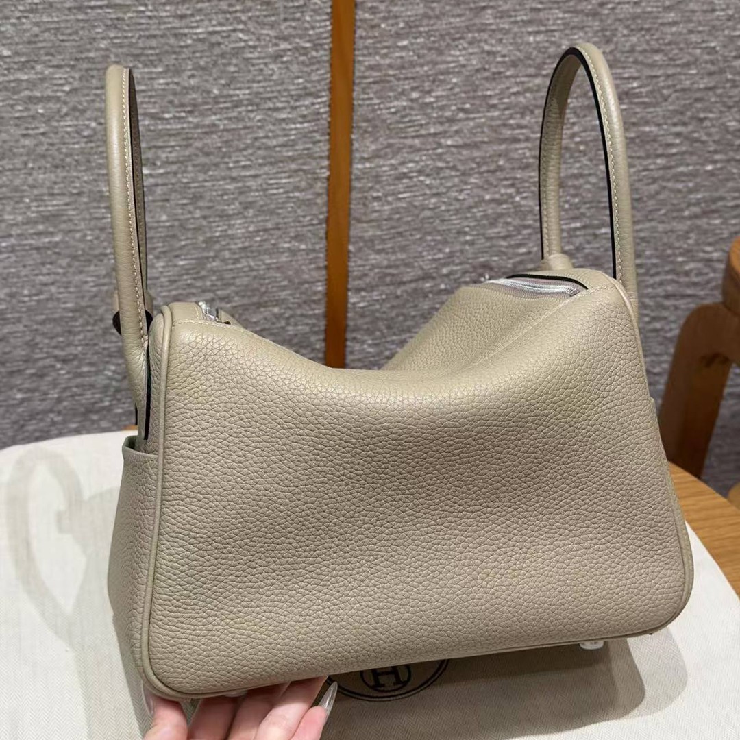 Hermes Lindy 26 CM Bag Handmade In Taurillon Clemence Leather Silver Hardware S2 Trench - Image 2