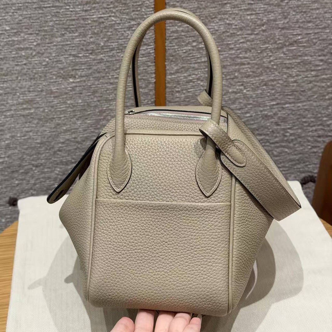 Hermes Lindy 26 CM Bag Handmade In Taurillon Clemence Leather Silver Hardware S2 Trench - Image 17