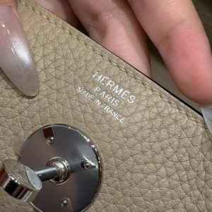 Hermes Lindy 26 CM Bag Handmade In Taurillon Clemence Leather Silver Hardware S2 Trench - Image 14
