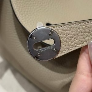 Hermes Lindy 26 CM Bag Handmade In Taurillon Clemence Leather Silver Hardware S2 Trench - Image 12
