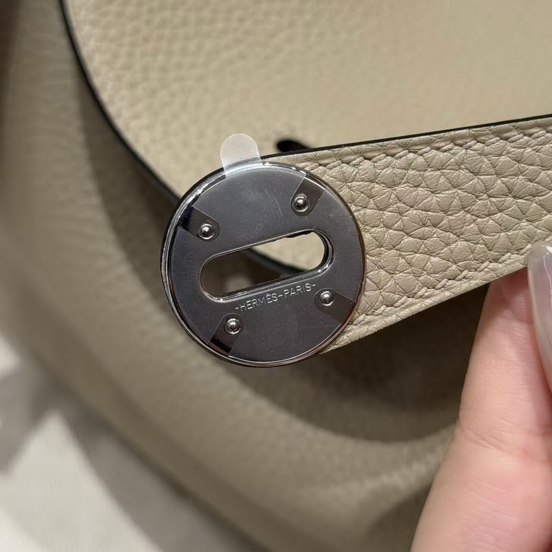 Hermes Lindy 26 CM Bag Handmade In Taurillon Clemence Leather Silver Hardware S2 Trench - Image 12