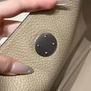 Hermes Lindy 26 CM Bag Handmade In Taurillon Clemence Leather Silver Hardware S2 Trench - Image 7