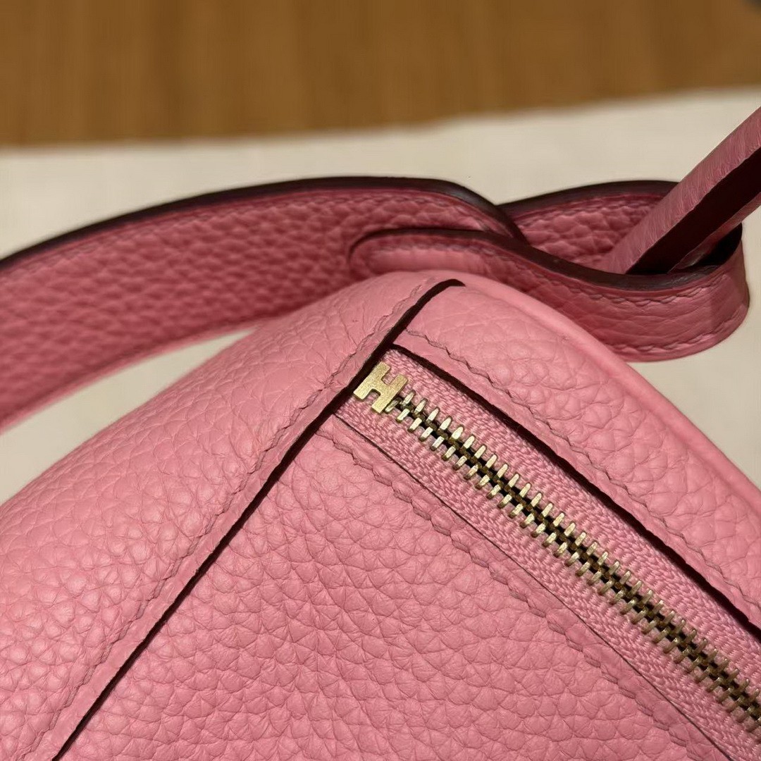 Hermes Lindy 26 CM Bag Handmade In Taurillon Clemence Leather Gold Hardware U5 Rose Lipstick - Image 12