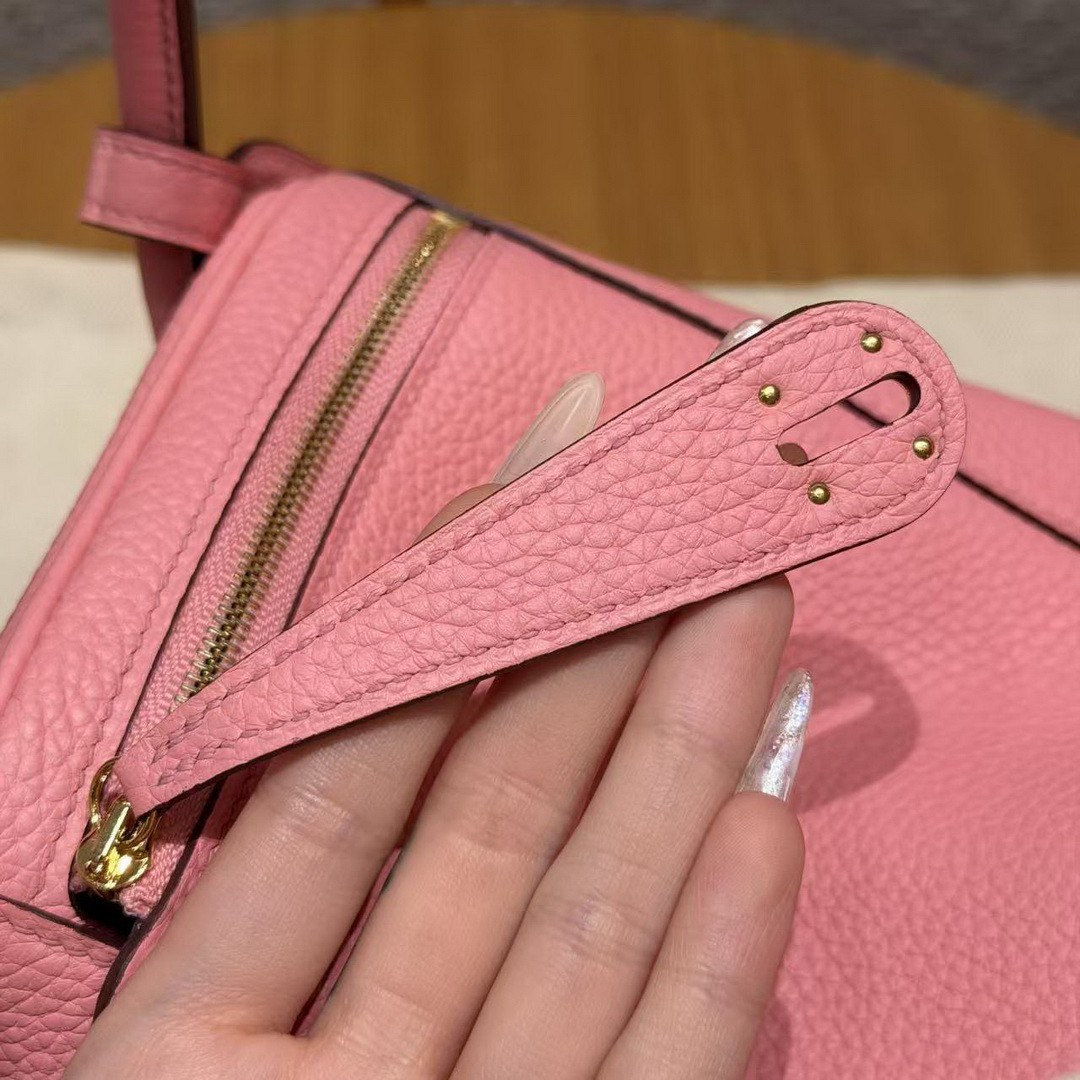 Hermes Lindy 26 CM Bag Handmade In Taurillon Clemence Leather Gold Hardware U5 Rose Lipstick - Image 11
