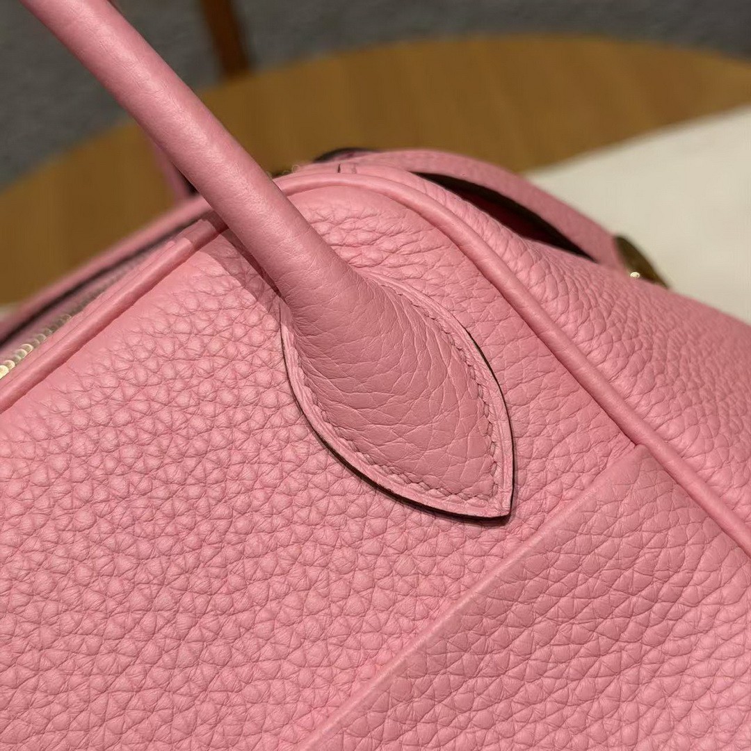 Hermes Lindy 26 CM Bag Handmade In Taurillon Clemence Leather Gold Hardware U5 Rose Lipstick - Image 9