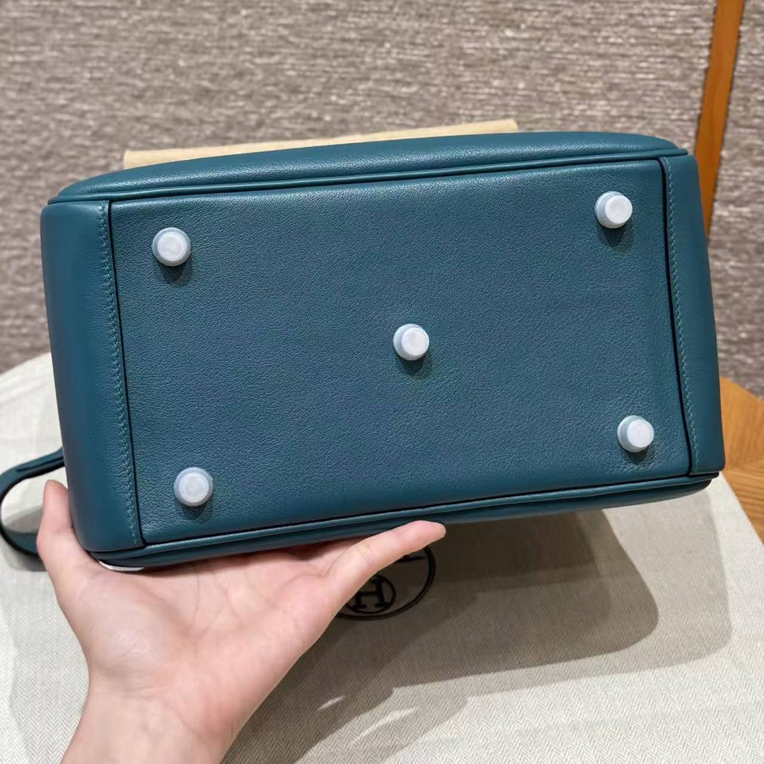 Hermes Lindy 26 CM Bag Handmade In Swift Leather Sliver Hardware W0 Vert Bosphore - Image 15